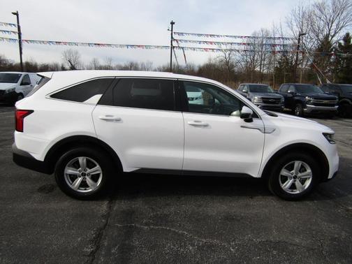 2022 Kia Sorento LX