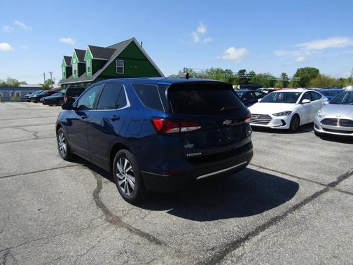 Blue Glow Metallic 2022 Chevrolet Equinox 1LT