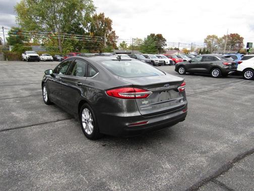 2020 Ford Fusion SE