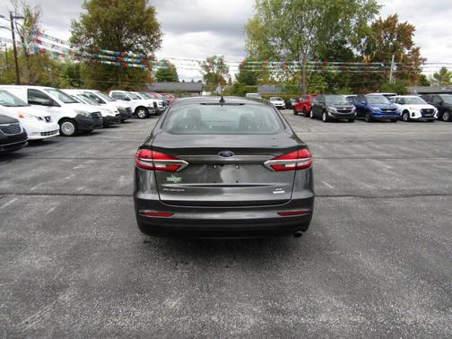 2020 Ford Fusion SE