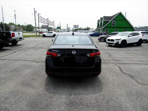 2021 Nissan Versa 1.6 SV