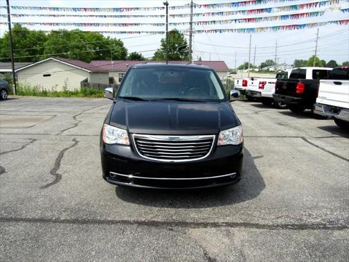 2014 Chrysler Town & Country Touring-L