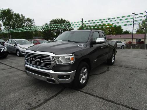 Granite Crystal Metallic Clearcoat 2019 RAM 1500 Big Horn