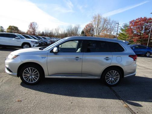 2022 Mitsubishi Outlander PHEV SEL