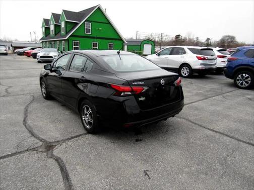 2021 Nissan Versa 1.6 S