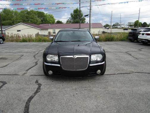 2005 Chrysler 300C Base