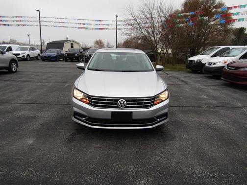 2016 Volkswagen Passat 1.8T SE