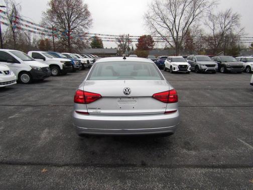 2016 Volkswagen Passat 1.8T SE