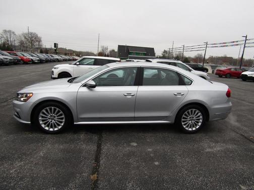 2016 Volkswagen Passat 1.8T SE