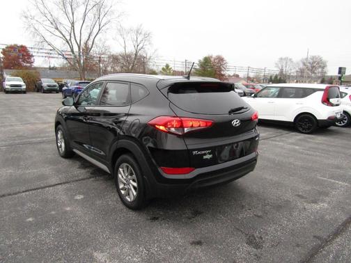 2017 Hyundai TUCSON SE