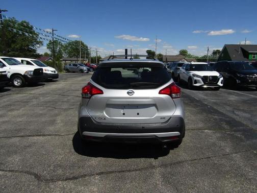 Gray 2020 Nissan Kicks SR