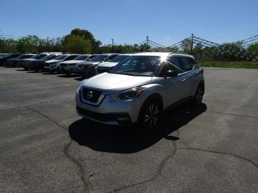 Gray 2020 Nissan Kicks SR