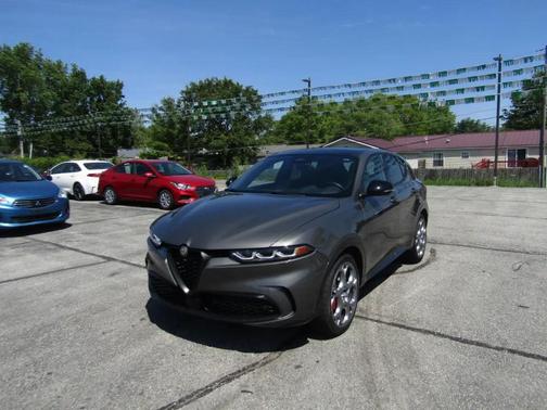 Grigio Ascari Metallic 2024 Alfa Romeo Tonale Veloce EAWD
