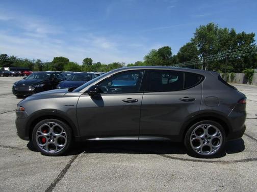 Grigio Ascari Metallic 2024 Alfa Romeo Tonale Veloce EAWD