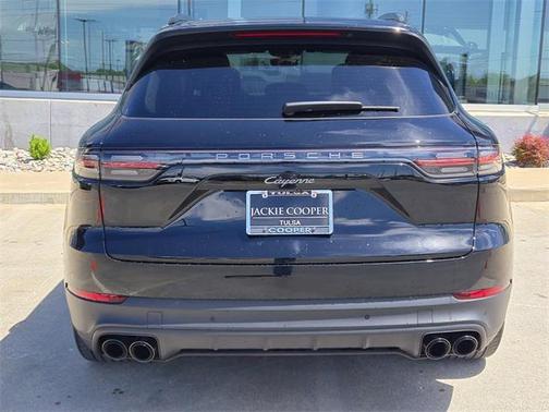 2023 Porsche Cayenne Platinum Edition