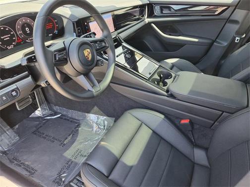 2024 Porsche Panamera 4
