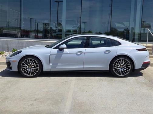 2024 Porsche Panamera 4