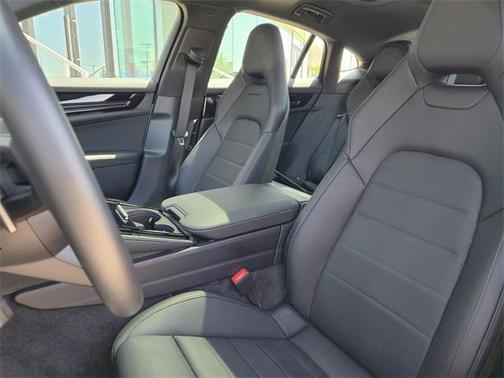 2024 Porsche Panamera 4