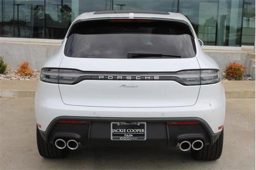 2025 Porsche Macan Base