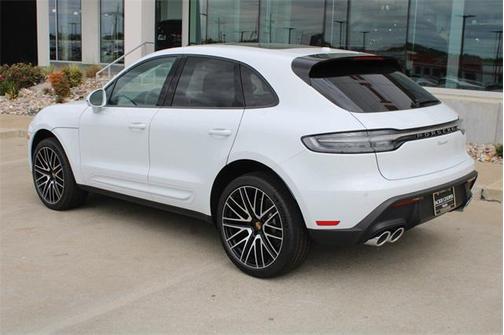 2025 Porsche Macan Base