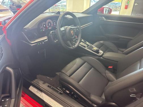 2025 Porsche 911 Carrera S