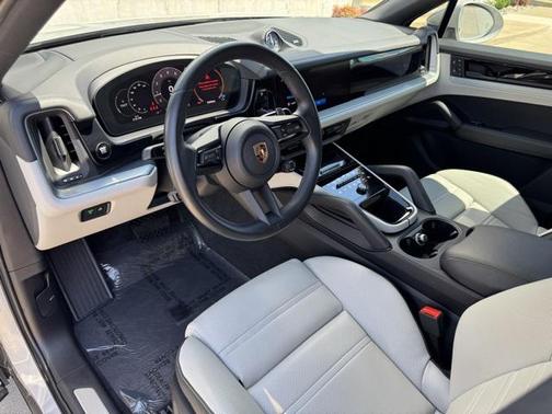 2024 Porsche Cayenne Base