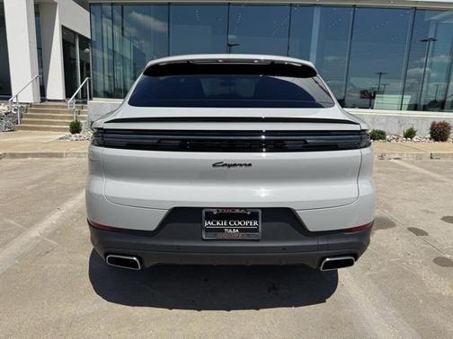 2024 Porsche Cayenne Base