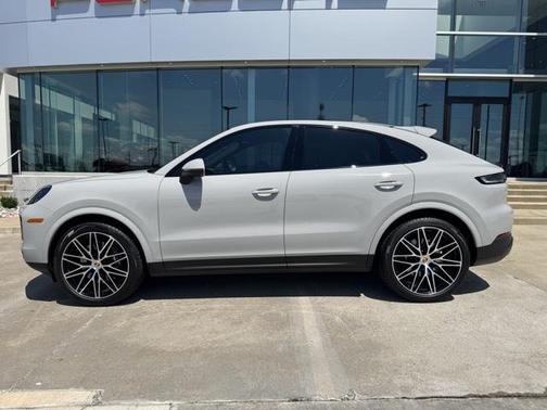 2024 Porsche Cayenne Base