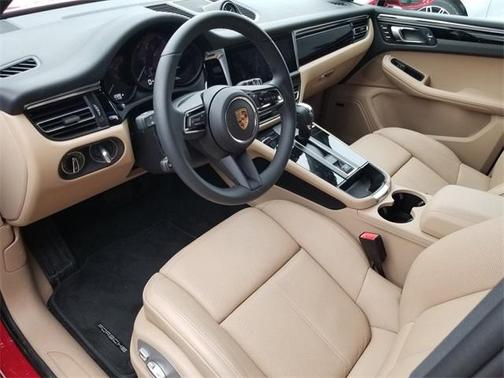 2025 Porsche Macan Base