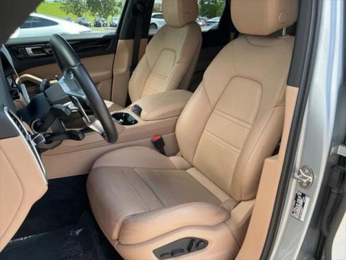 2023 Porsche Cayenne Base