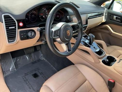 2023 Porsche Cayenne Base