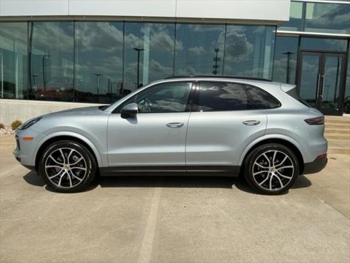 2023 Porsche Cayenne Base