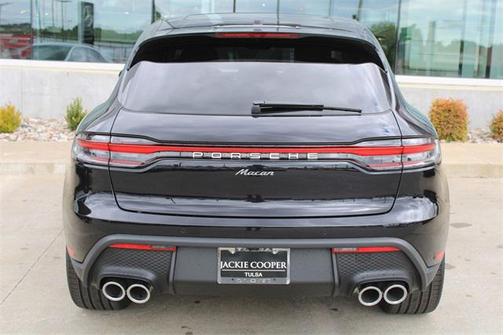 2025 Porsche Macan Base