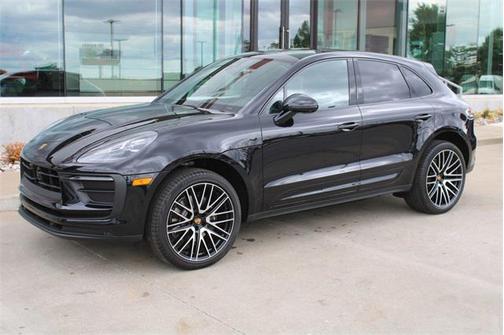 2025 Porsche Macan Base