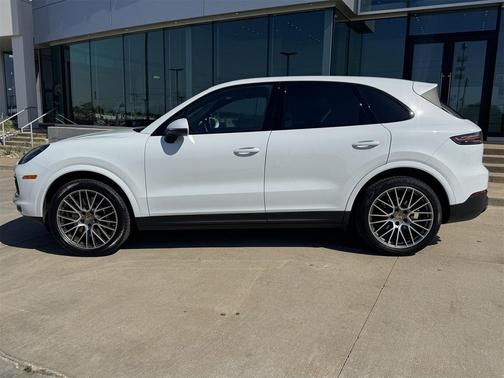 2022 Porsche Cayenne Platinum Edition