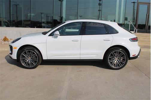 2025 Porsche Macan Base