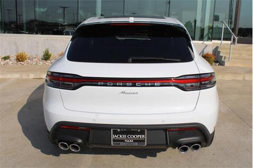 2025 Porsche Macan Base