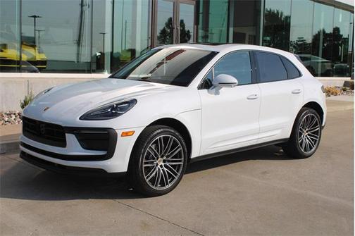 2025 Porsche Macan Base