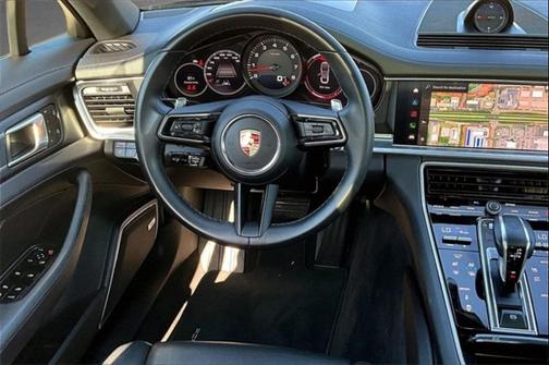 2023 Porsche Panamera 4 Platinum Edition