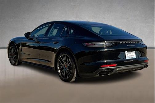2023 Porsche Panamera 4 Platinum Edition