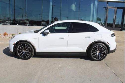 2024 Porsche Macan 4