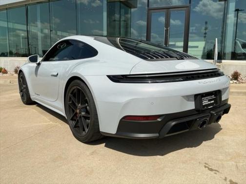 2025 Porsche 911 Carrera 4 GTS