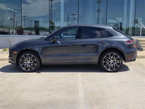 2022 Porsche Macan Base