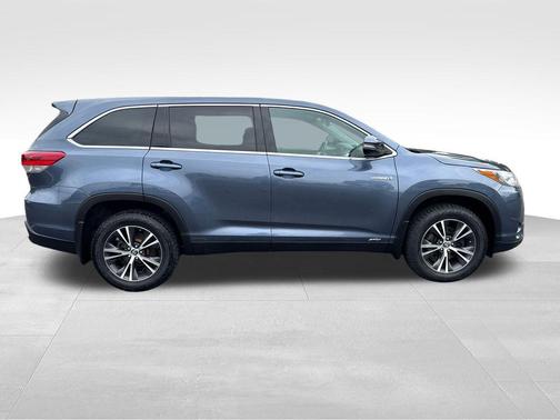 Shoreline Mist 2019 Toyota Highlander Hybrid LE
