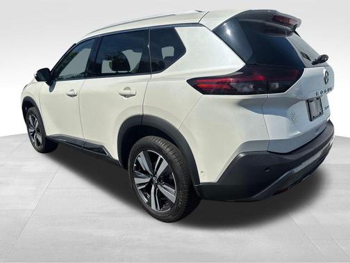 White 2023 Nissan Rogue SL