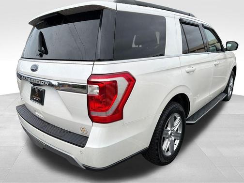 White Platinum Clearcoat Metallic 2019 Ford Expedition XLT