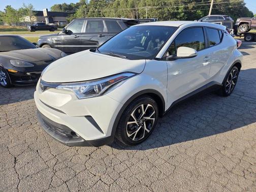 Blizzard Pearl 2018 Toyota C-HR XLE Premium
