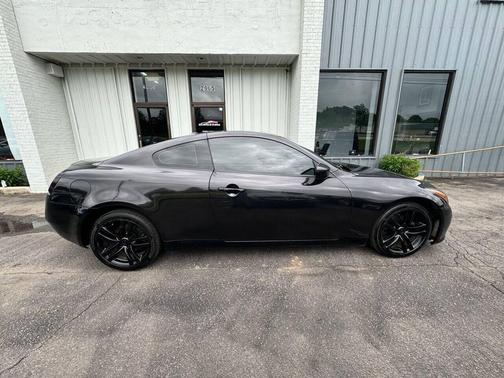 2009 INFINITI G37x Base