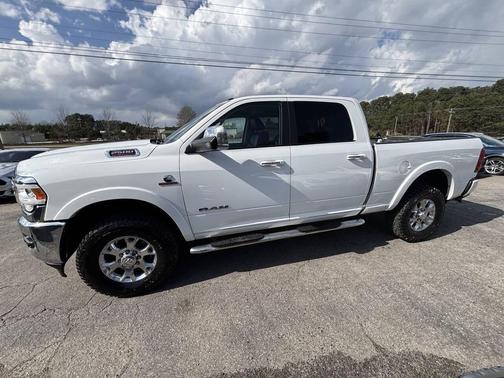 2022 RAM 2500 Laramie Crew Cab 4x4 6'4' Box