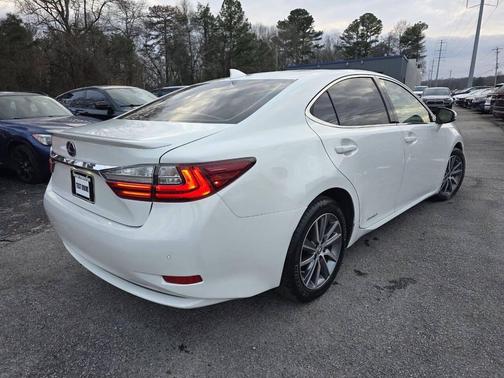 2017 Lexus ES 300h Base